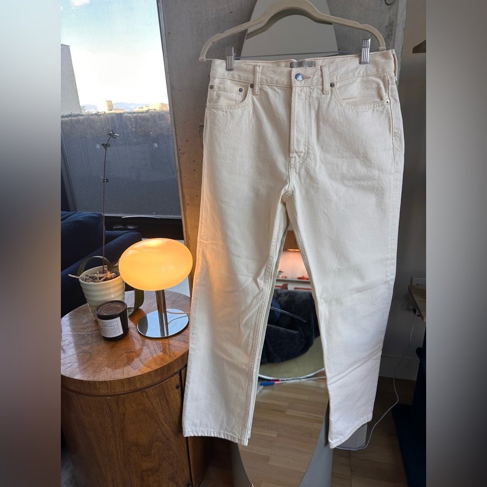 Everlane Straight-Leg Jeans in Off-White/Cream